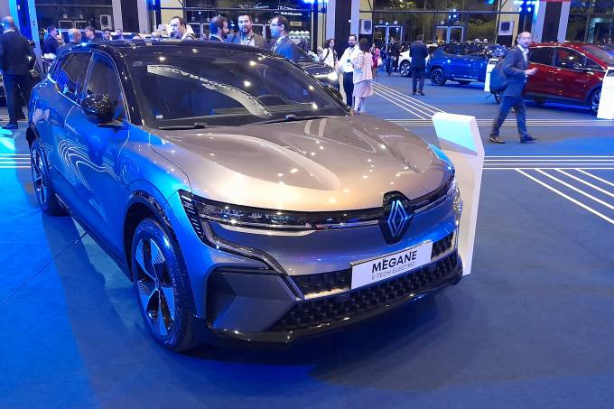 Renault Mégane elétrico: estreia em setembro com recarga ultra-rápida de 30 minutos