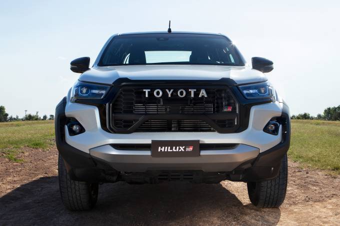 Toyota Hilux 2024 apresentará inovação com sistema micro híbrido de 48 volts